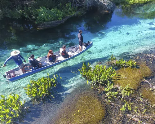 Barco Flutua Nas A?guas Cristalinas Da Barra Do Sucuri Bonito MS Brasil Bonito Incompara?vel Foto?grafo Breno Teixeira