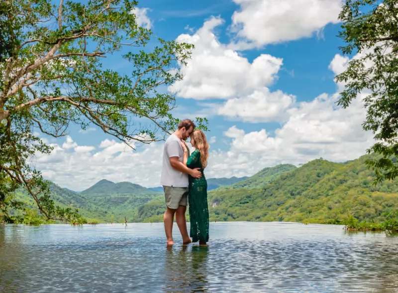 Casais Em Bonito - Cachoeira Janela Para o Céu - Boca da Onça