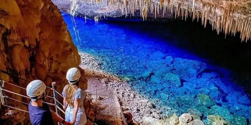 Gruta Do Lago Azul Bonito Ms Casal