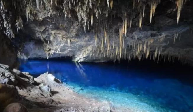 Gruta Lago Azul