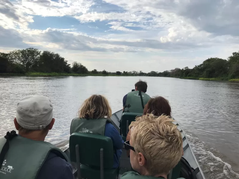 Passeio De Barco No Rio Miranda