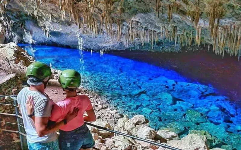 Gruta do Lago Azul