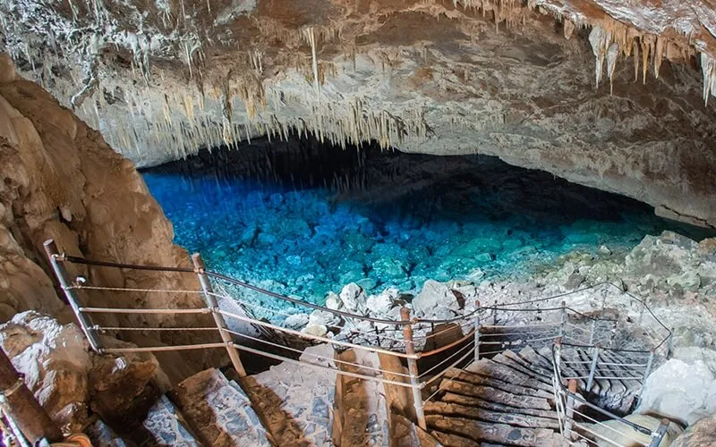gruta-lago-azul