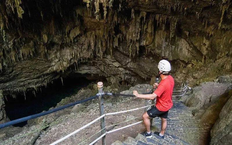gruta-do-lago-azul