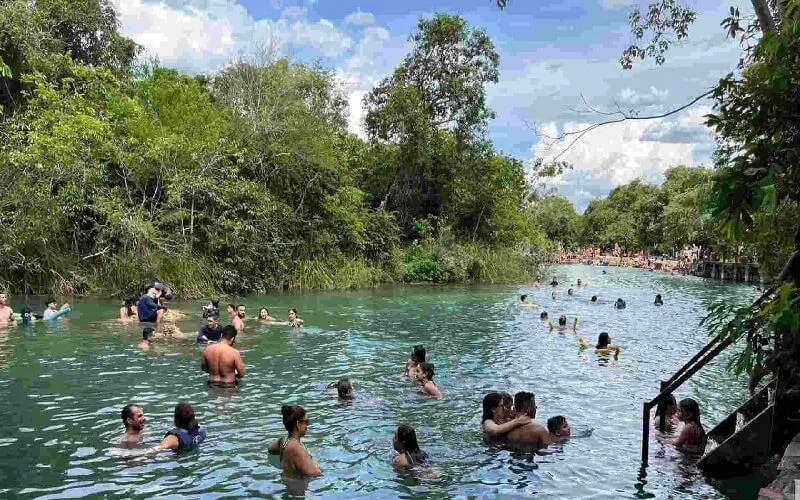 bonito-no-feriado-movimentado