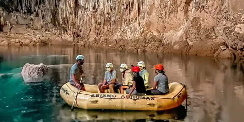 Flutuacao Abismo Anhumas Bote