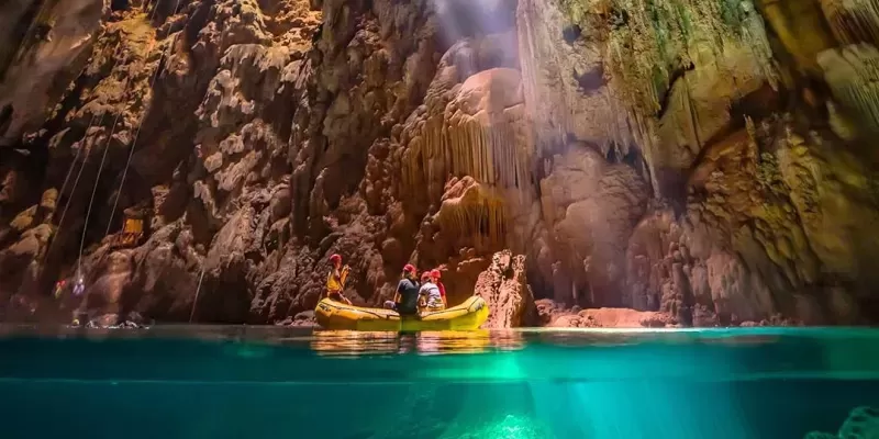 Abismo Anhumas Contemplacao Bote Bonito Ms